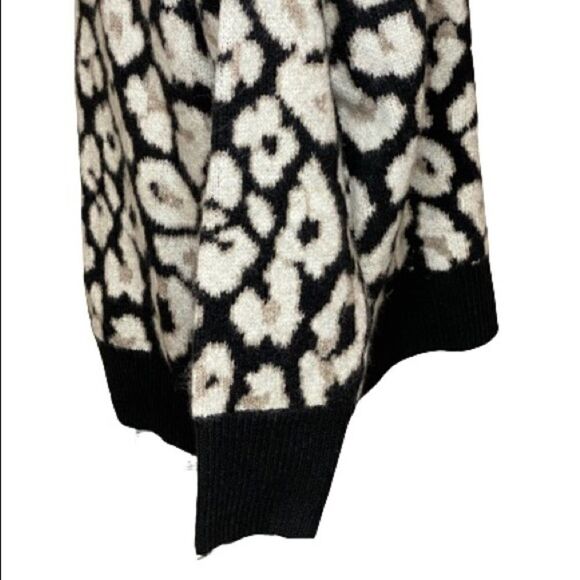 Vince Camuto NWT leopard/ cheetah animal print crew neck sweater size M - Picture 15 of 16